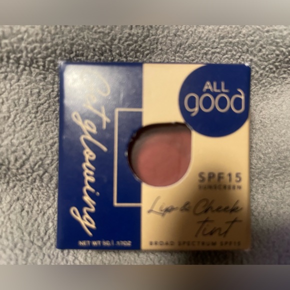 Custom make up & beauty deluxe 11 sample bag w/3 bonus full size items(1… - Picture 16 of 16